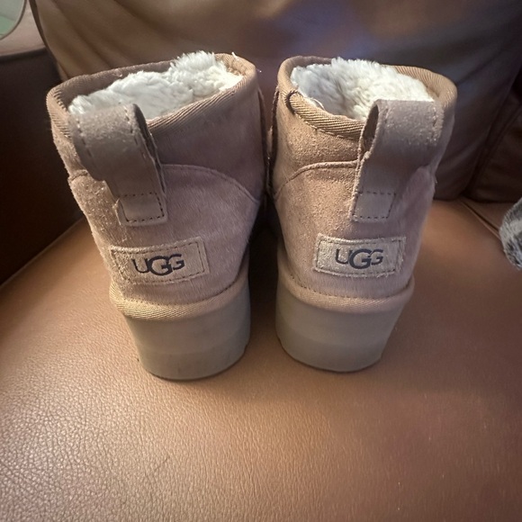 UGG Classic Mini Platform Boots in Chestnut Brown - Picture 3 of 3